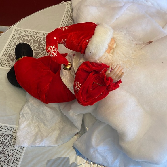 FLYING SANTA CLAUS - Picture 11 of 15